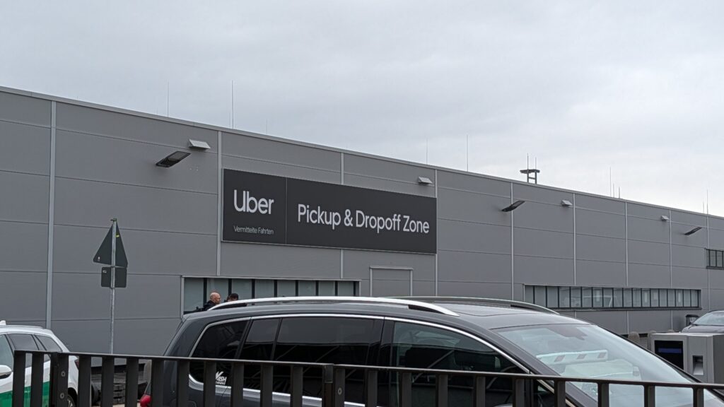 FRAフランクフルト空港 Uber Pickupポイントの写真