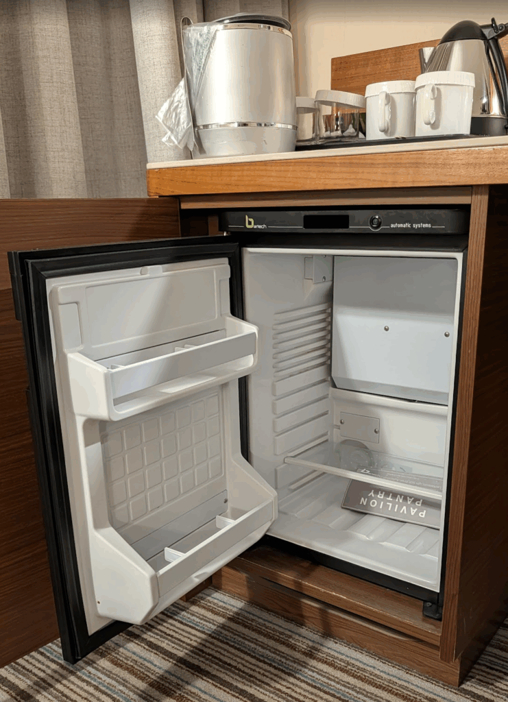 フランクフルト空港直結ホテルのミニバー