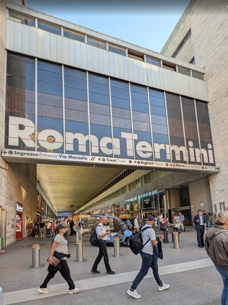 ローマ・テルミニ駅 Uber乗口近くの出入り口